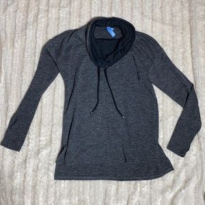 Gray Vera wang sweater size small sweatshirt comfy flowy top with thumb holes